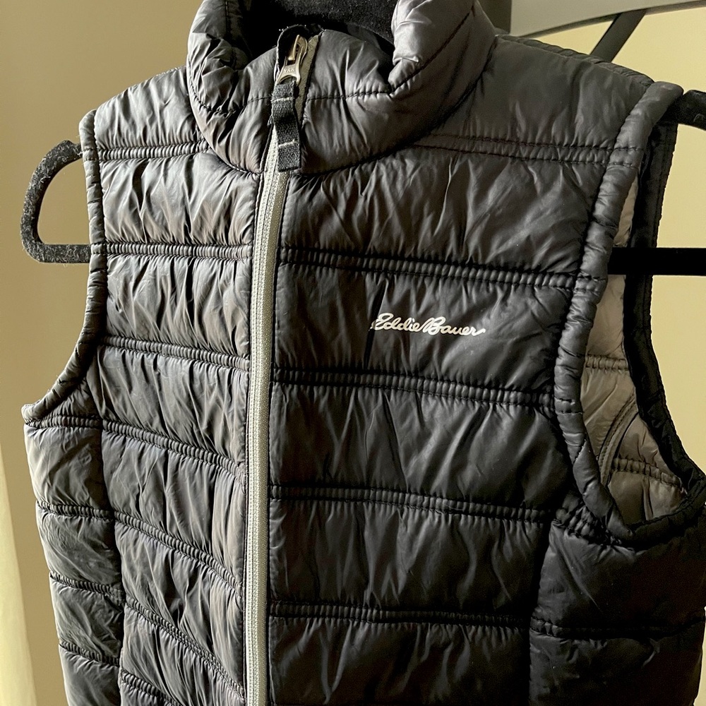 Eddie Bauer boys puff vest.